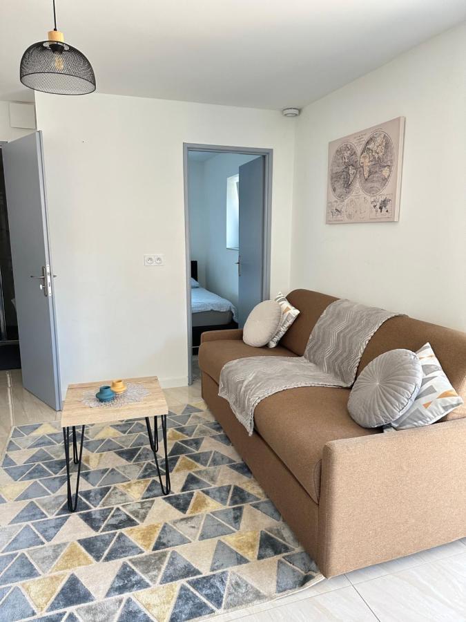 Superbe Proche De Stations De Apartment *